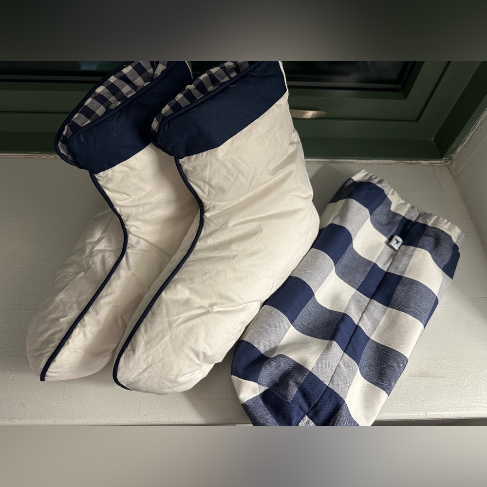 Hastens down boots (white) NWOT